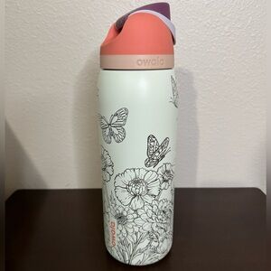 Floral and butterfly engraved owala 40 oz freesip water bottle